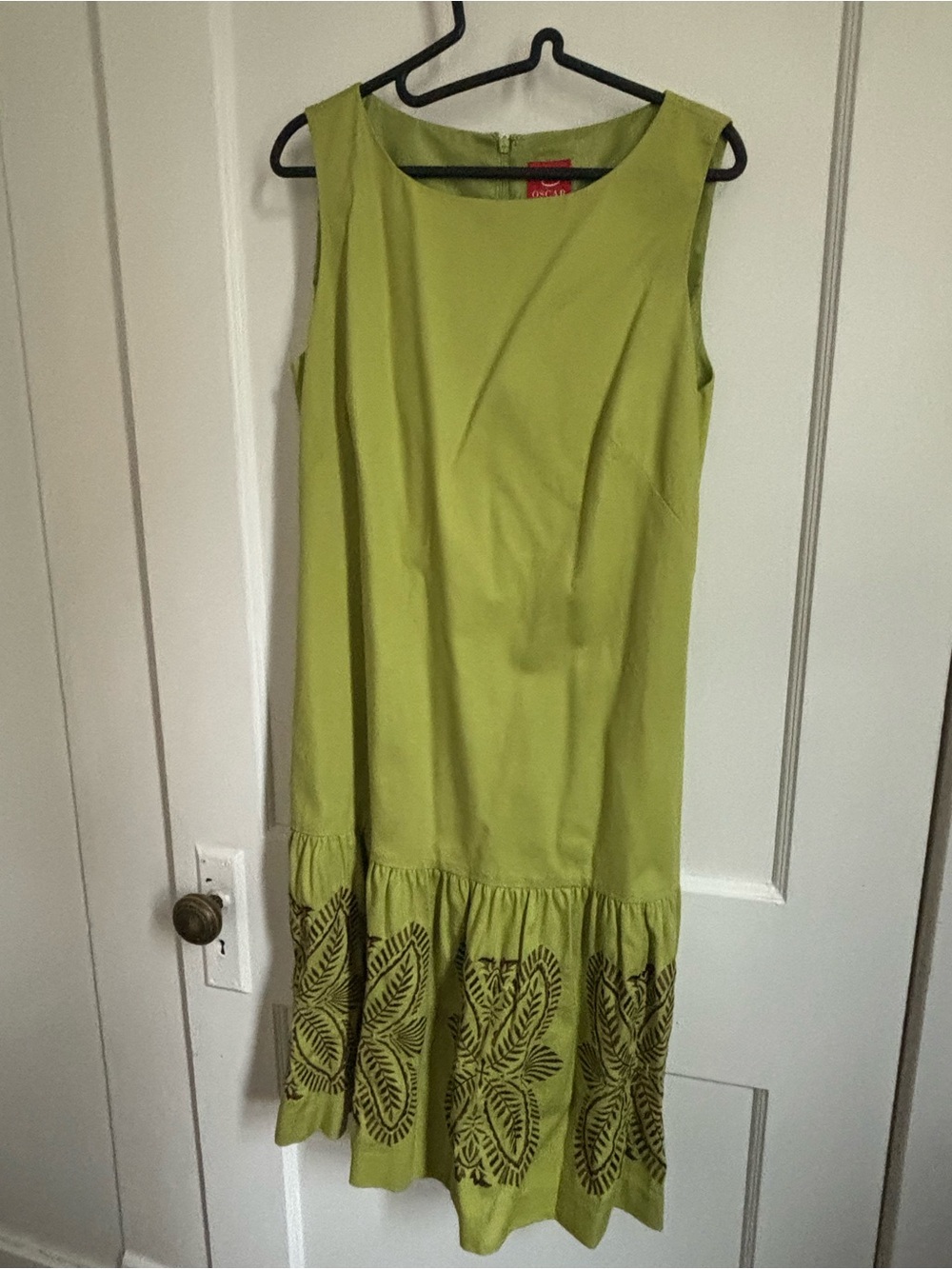 Vintage Oscar Sleeveless Chartreuse Drop-Waist Dress with Leaf Embroidery